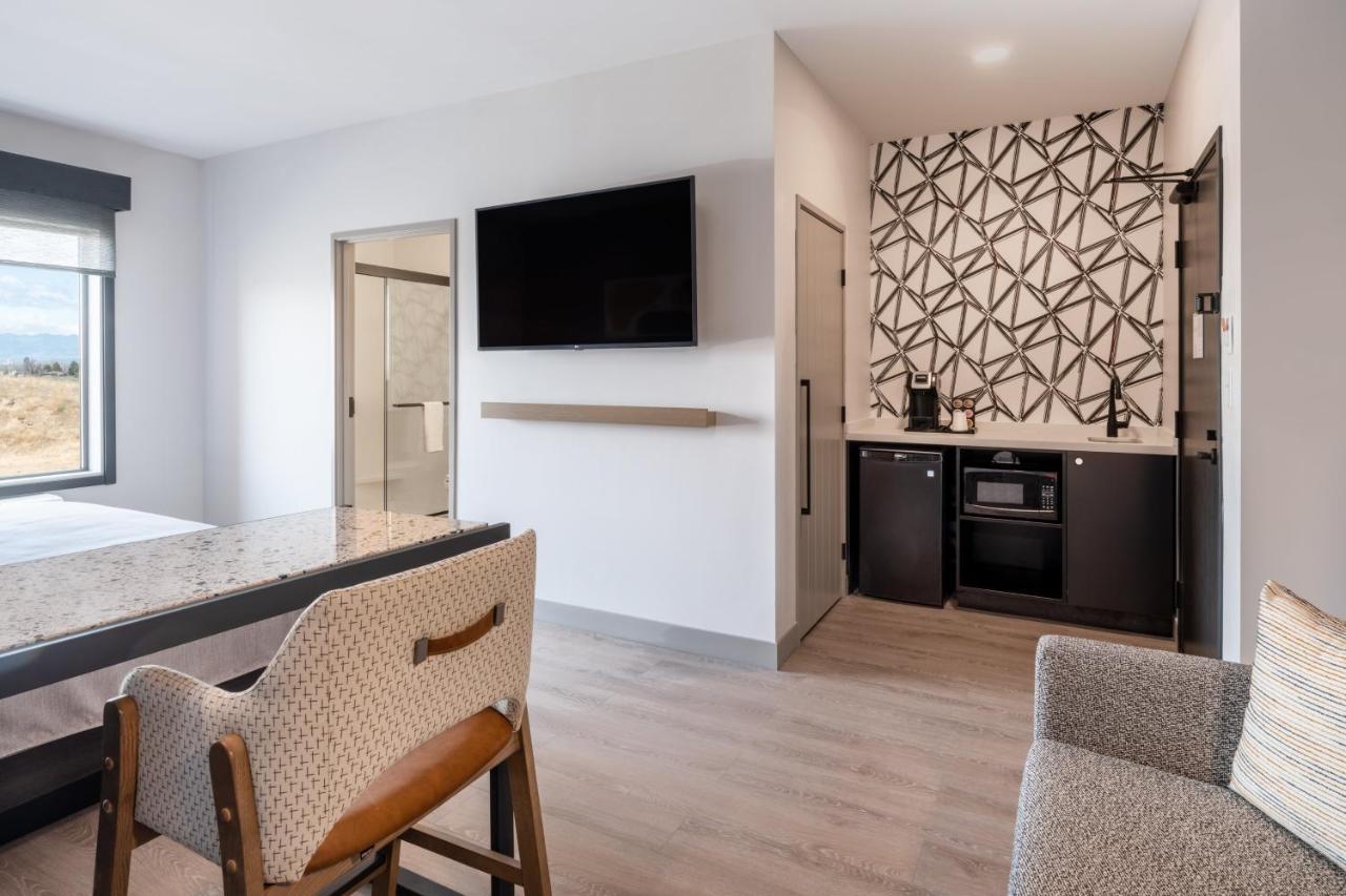 Atwell Suites - Denver Airport Tower Road By Ihg Kültér fotó